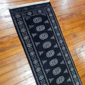 Hand knotted wool rug 32377 size 323 x 77 cm Pakistan