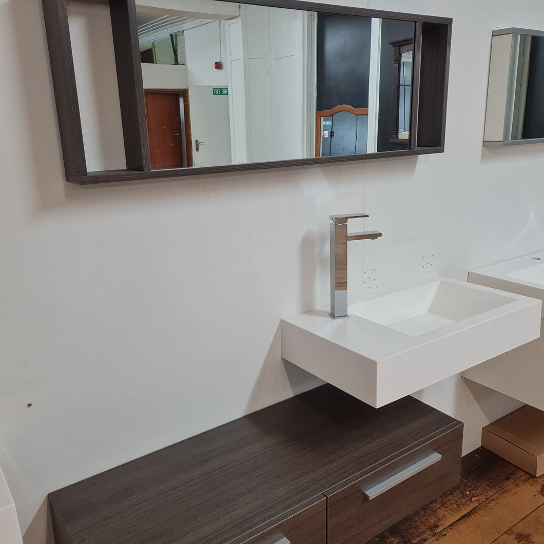 wall hung hand basin