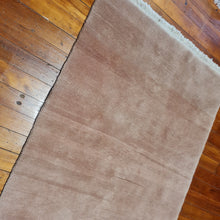Load image into Gallery viewer, Hand knotted wool rug 186124 size 186 x 124 cm Nepal