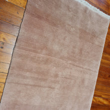 Load image into Gallery viewer, Hand knotted wool rug 186124 size 186 x 124 cm Nepal