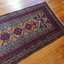 Load image into Gallery viewer, hand knotted wool Rug 13475 size 134 x 75 cm  Afghanistan
