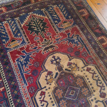 Load image into Gallery viewer, Hand knotted wool Rug 13485 size  134 x 85 cm Afghanistan