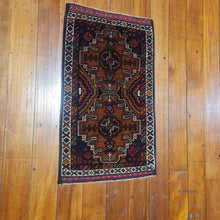Load image into Gallery viewer, Hand knotted wool Rug 7443 size 74 x 43  cm