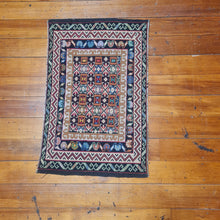 Load image into Gallery viewer, Hand knotted wool Rug 4876 size 48 x 76 cm