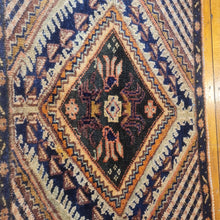 Load image into Gallery viewer, Hand knotted wool Rug 4473 size 44 x 73 cm