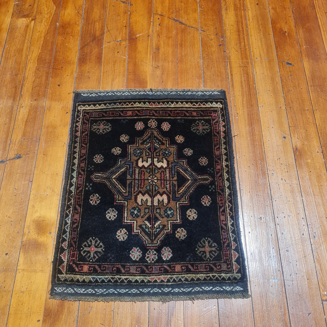 Hand knotted wool Rug 7278 size 72 x 78 cm Iran