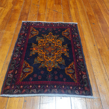 Load image into Gallery viewer, Hand knotted wool Rug 7861 78 x 61 cm