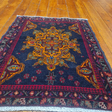 Load image into Gallery viewer, Hand knotted wool Rug 7861 78 x 61 cm