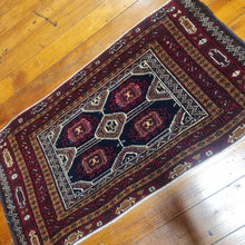 Load image into Gallery viewer, Hand knotted wool Rug 9852 size 98 x 52  cm Iran