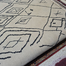 Load image into Gallery viewer, Hand knotted wool Rug 277190 size 277 x 190 cm Morocco