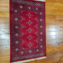 Load image into Gallery viewer, Hand knotted wool rug 12679 size 126 x 79 cm Pakistan