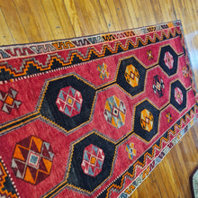 Load image into Gallery viewer, Hand knotted wool rug 290145 size 290 x 145 cm