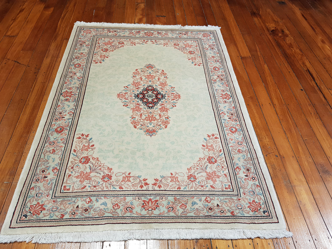 Hand knotted wool Rug 437 size 189 x 137 cm