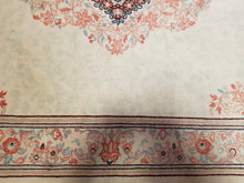 Load image into Gallery viewer, Hand knotted wool Rug 437 size 189 x 137 cm