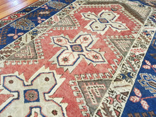 Load image into Gallery viewer, Hand knotted wool Rug 196126 size  196 x 126 cm Turkey