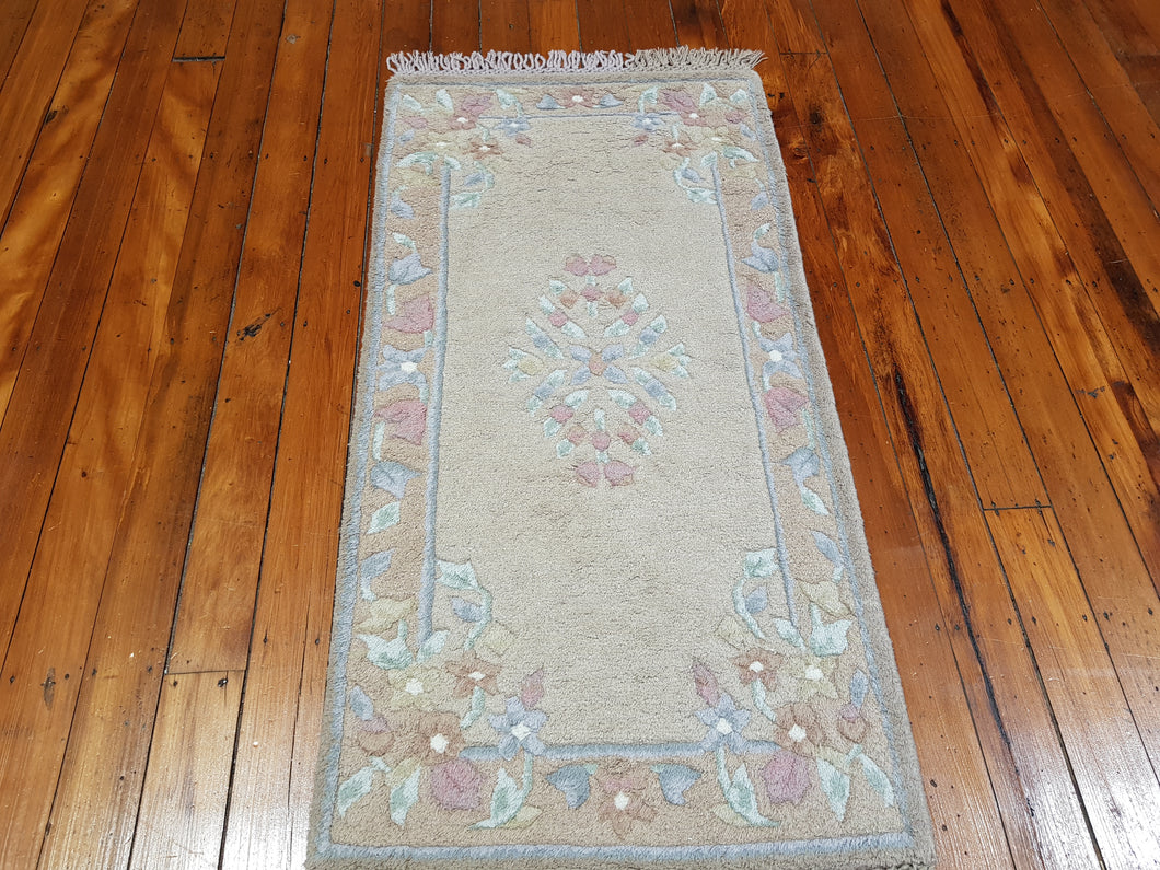 Hand knotted wool Rug 5095 size 140 x 70 cm India