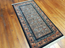 Load image into Gallery viewer, 100% wool Kasghai 4301  500 size 80 x 160 cm Belgium