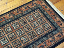 Load image into Gallery viewer, 100% wool Kasghai 4301  500 size 80 x 160 cm Belgium