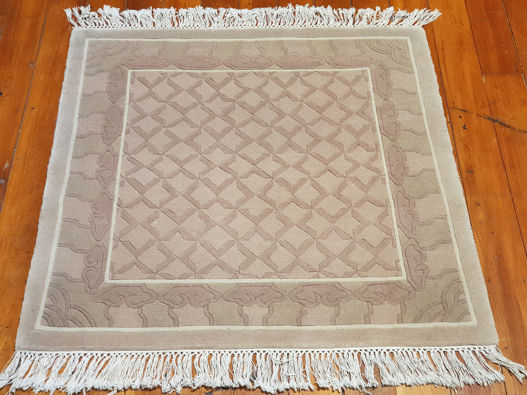Hand knotted wool Rug 9290 size  92 x 90 cm,