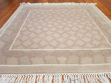 Load image into Gallery viewer, Hand knotted wool Rug 9290 size  92 x 90 cm,