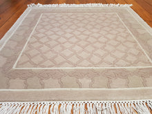Load image into Gallery viewer, Hand knotted wool Rug 9290 size  92 x 90 cm,