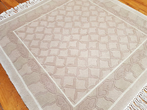 Hand knotted wool Rug 9290 size  92 x 90 cm,