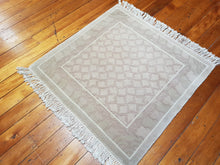 Load image into Gallery viewer, Hand knotted wool Rug 9290 size  92 x 90 cm,