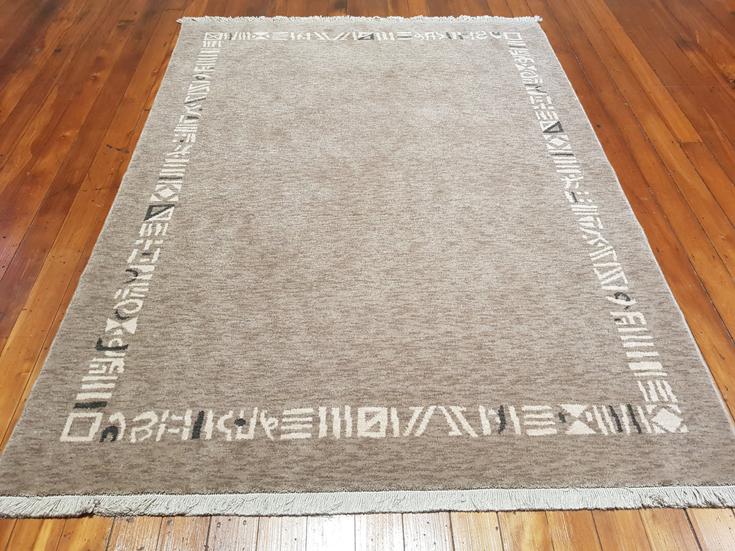 100% wool Zanzibar  4433 066 size 170 x 235 cm belgium