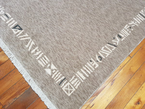 100% wool Zanzibar  4433 066 size 170 x 235 cm belgium