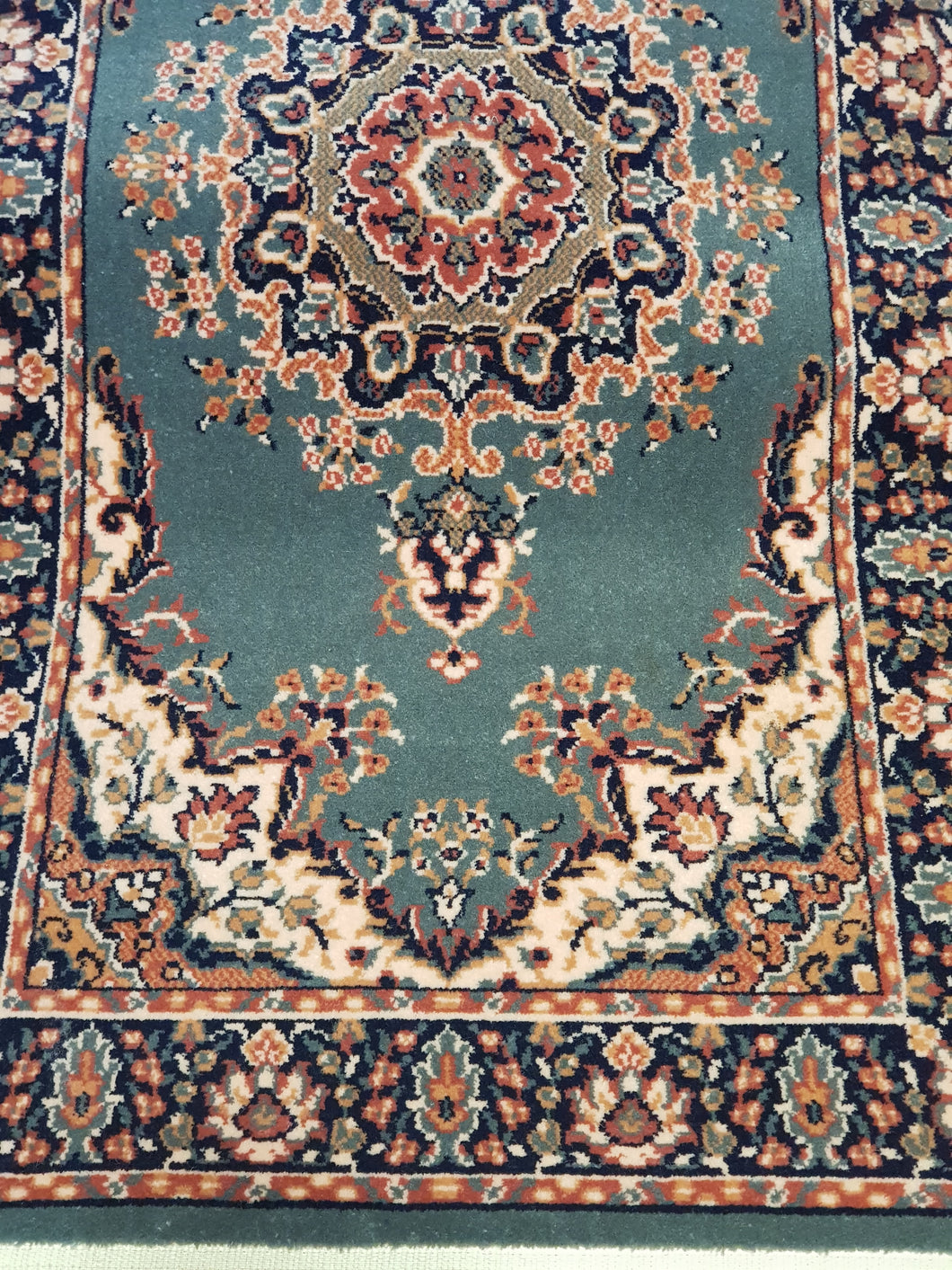 100% wool Saphir 95150  420 size  85 x 350 cm Belgium