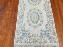 Load image into Gallery viewer, Hand knotted wool Rug Aubusson 70225 size 225 x 70 cm India