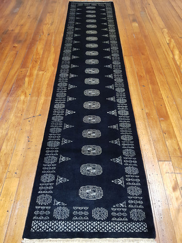 Hand knotted wool Rug 20 size 360 x 77 cm Pakistan