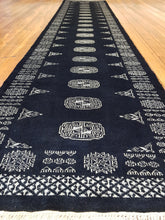 Load image into Gallery viewer, Hand knotted wool Rug 20 size 360 x 77 cm Pakistan