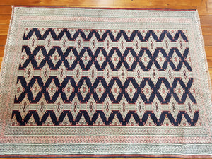 Hand knotted wool Rug 4061 size 165 x 123 cm