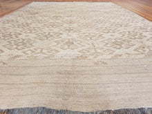 Load image into Gallery viewer, Hand knotted wool Rug 7226 size 311 x 208 cm Afghanistan