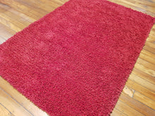 Load image into Gallery viewer, 100% wool Super shaggy red size 160 x 230 cm