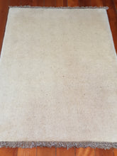 Load image into Gallery viewer, Hand knotted wool Rug 101 size 113 x 84 cm