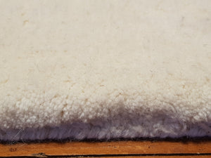 100% wool Thrill white size  160 x 230 cm India